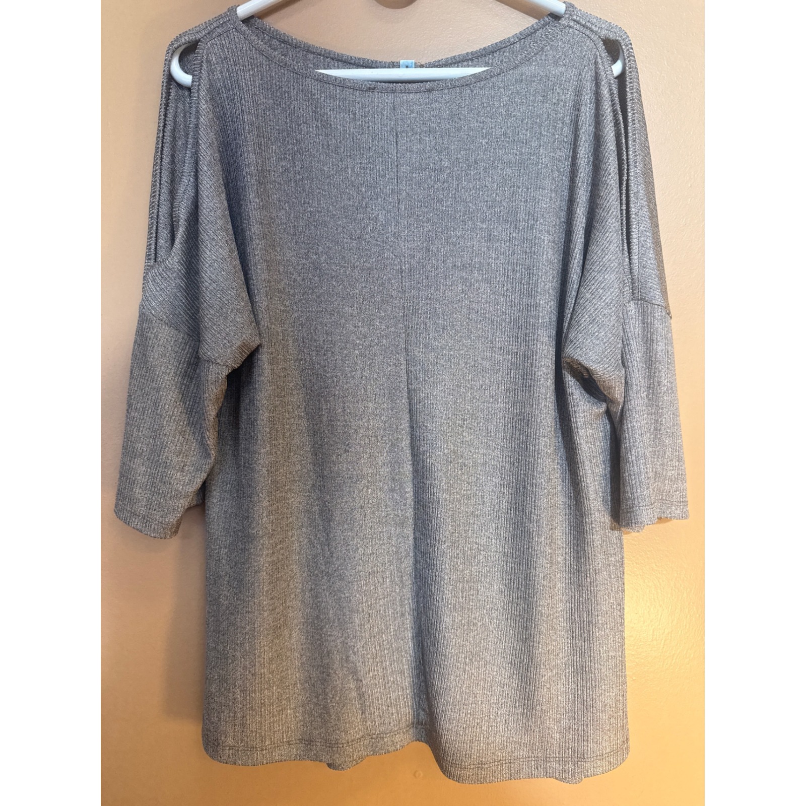 Womens Grey Cold Shoulder Ribbed Knit Tunic Top 3/4 Sleeve Keyhole Back Large
